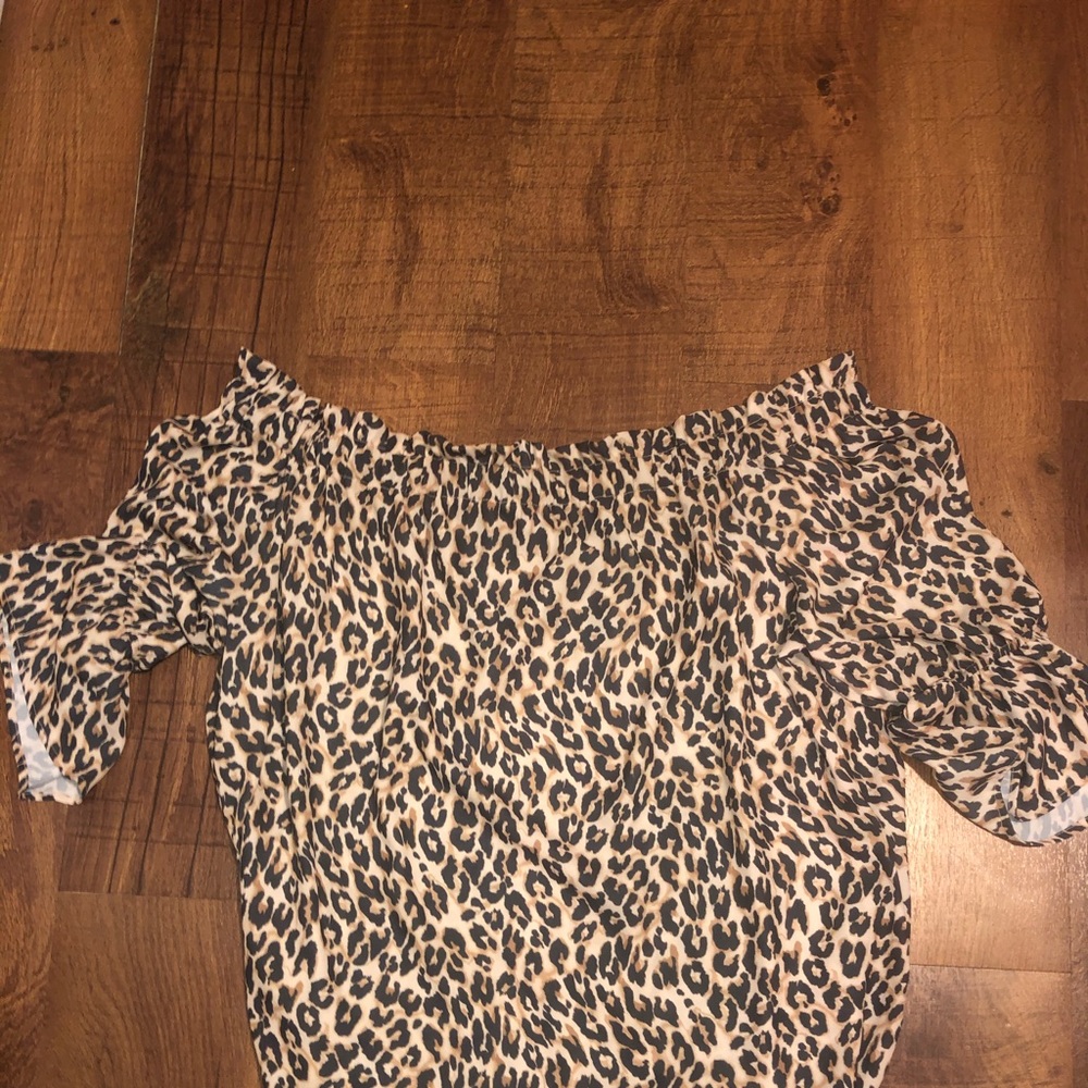 Plus size off the shoulder leopard print top